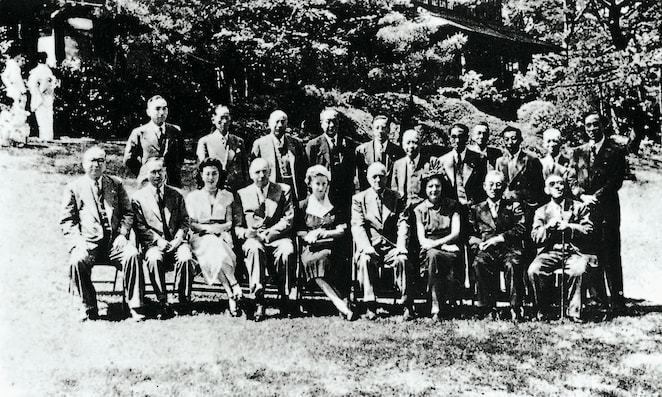 ■パートナーシップの確立：シェル・昭和石油両社資本提携に合意。シェルの資本参加が決まる。復興資金と最新技術の導入が行われた。以後日本におけるシェルに対する精製･製品供給の地位を確立する。