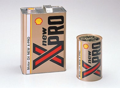 ■合併にあたり、モーターオイルを始め全ての潤滑製品もブランドイメージを統一して一新された。