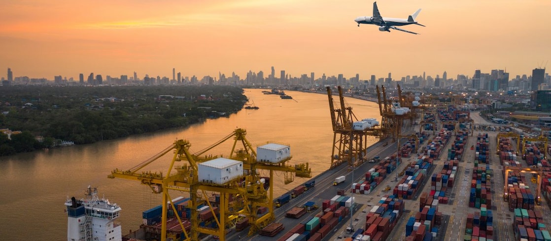 Freight ship transport without green on plane